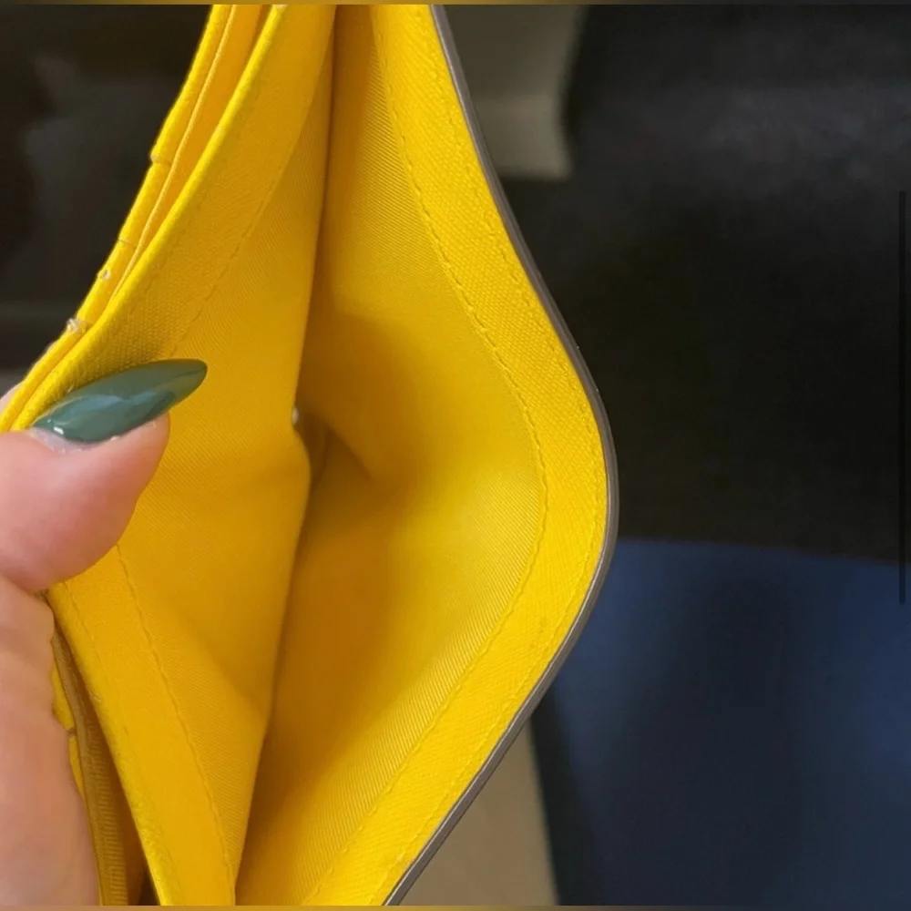 TORY BURCH Robinson Mini Wallet - Lemon Drop - Picture 6 of 8